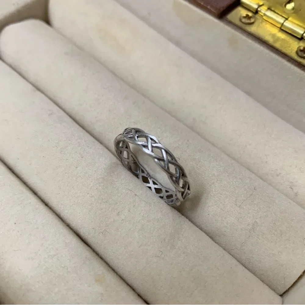 Celtic Knots Ring 925 Sterling Silver size 9 - Picture 5 of 5